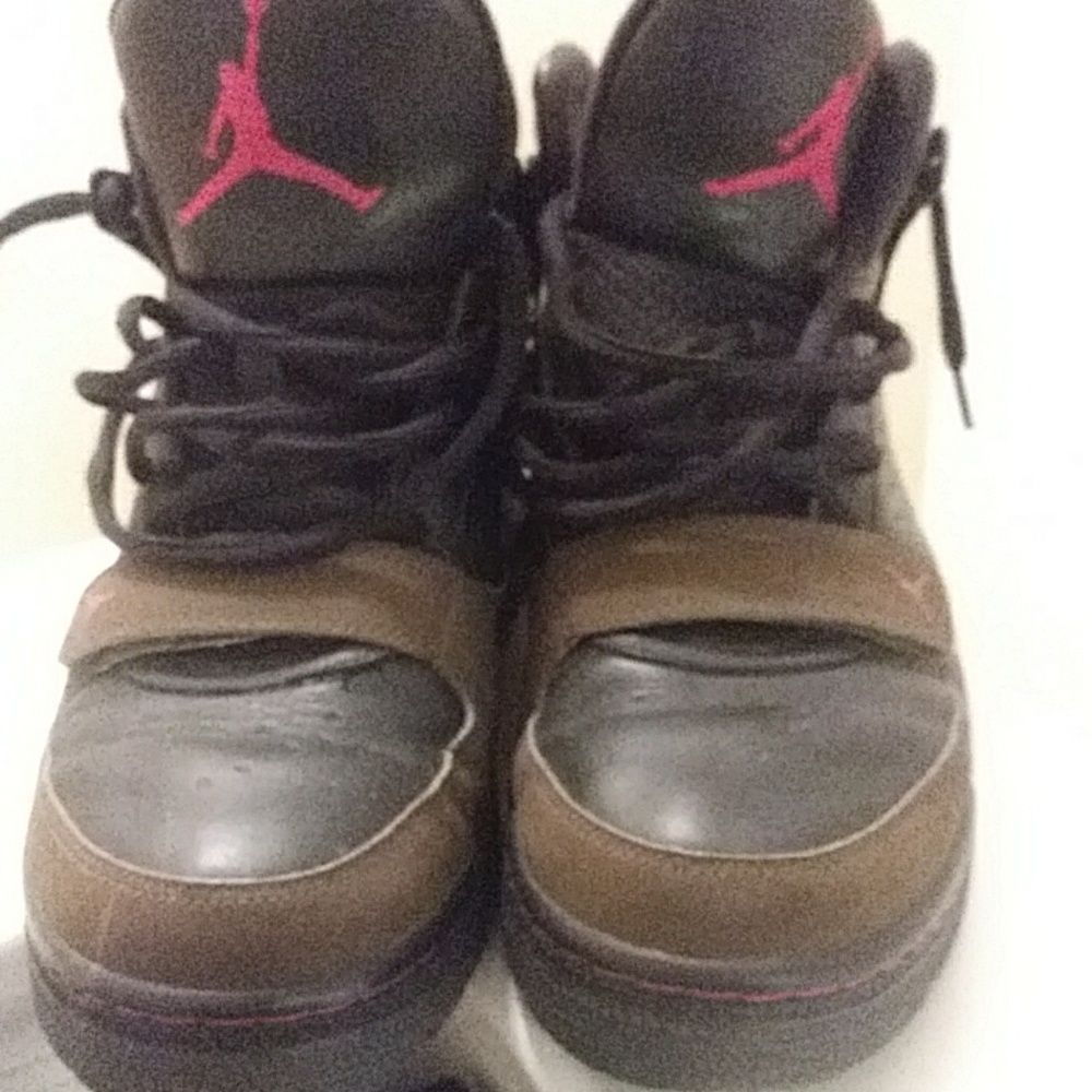 Jordan Trek sneakers ( olive green & black )